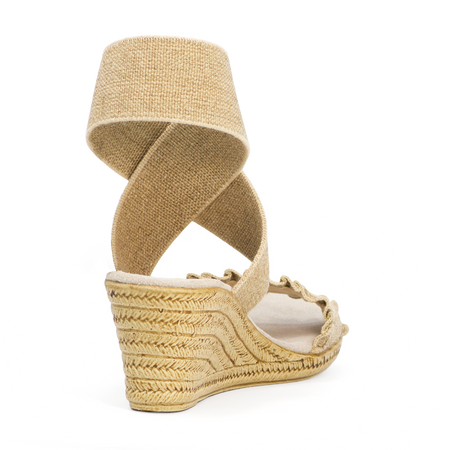 | Linen Ruffle